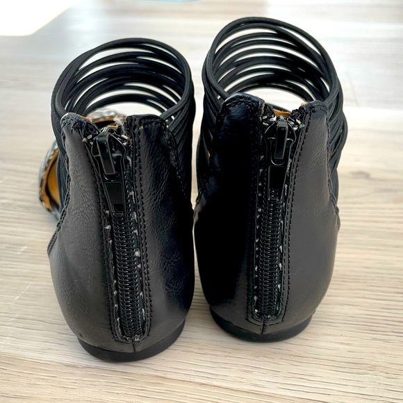 Rampage Black, White, & Tan Woven Flats with Strappy Ankle - Picture 4 of 6